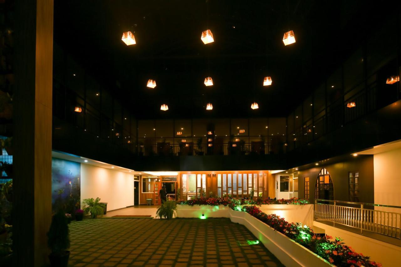 Amuse Vista Resorts And Spa Anachal Екстериор снимка
